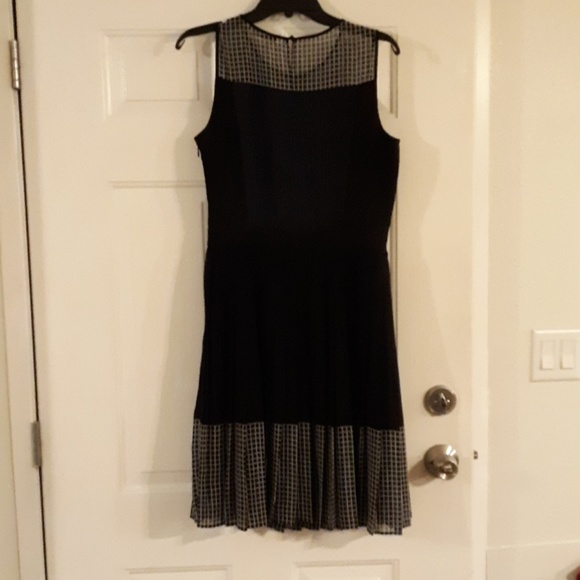 Halogen Women's Black, White & Blue Dress. - Picture 6 of 8